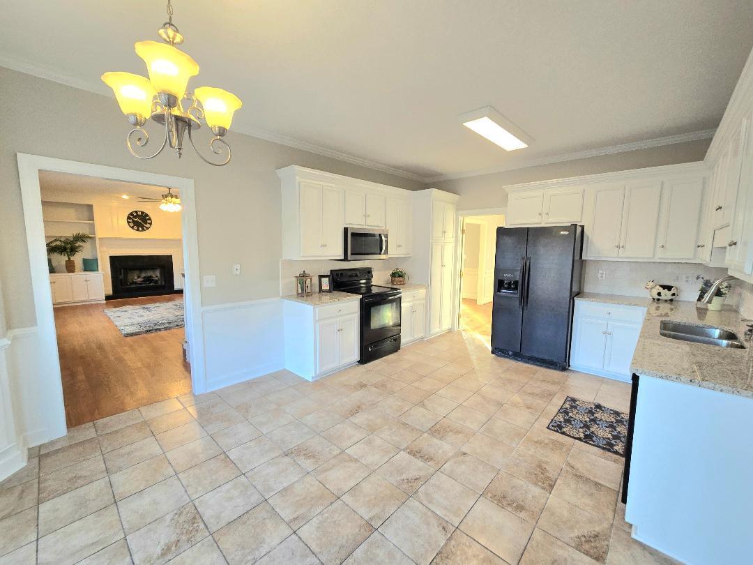 4876 Rolling Hill Road Evans, GA 30809 - Photo 16 of 35 Kitchen