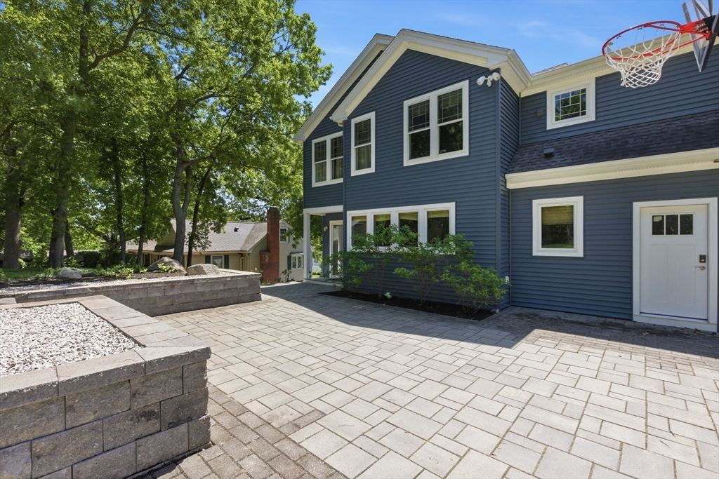 15 George Street Reading, MA 01867 - Photo 4 of 41