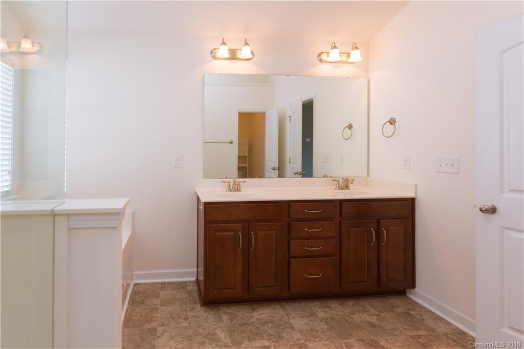 577 Rosemary Lane Tega Cay, SC 29708 - Photo 29 of 36 Gallery Image 29