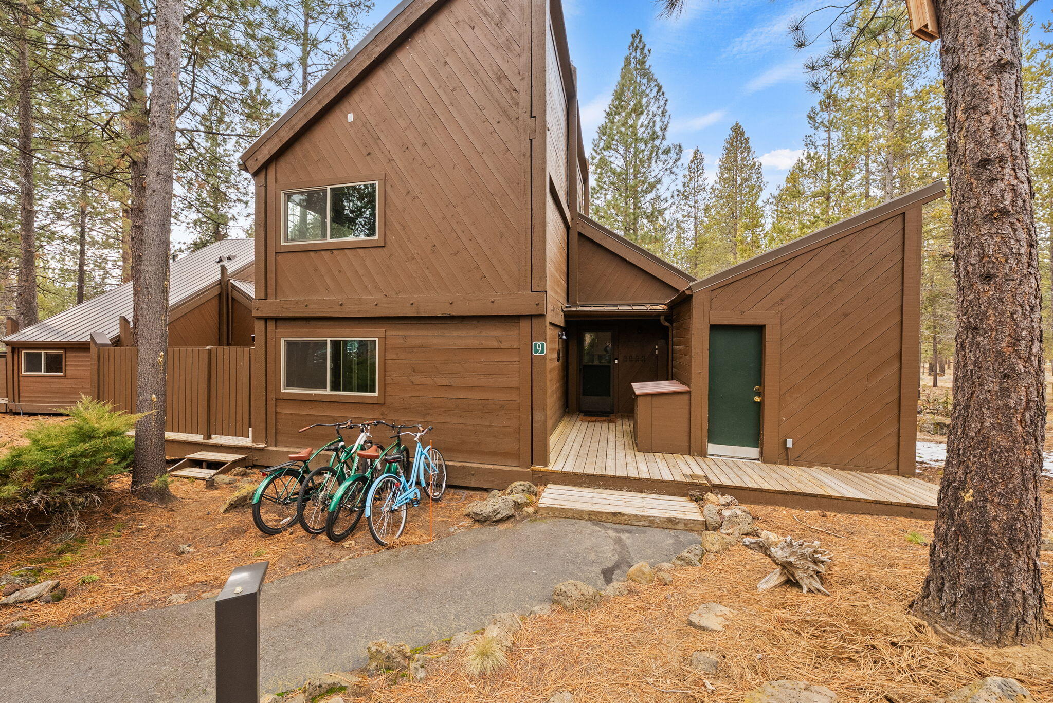 57377 Overlook Road Sunriver, OR 97707 - Photo 2 of 50 3-web-or-mls-Riley Visuals-3