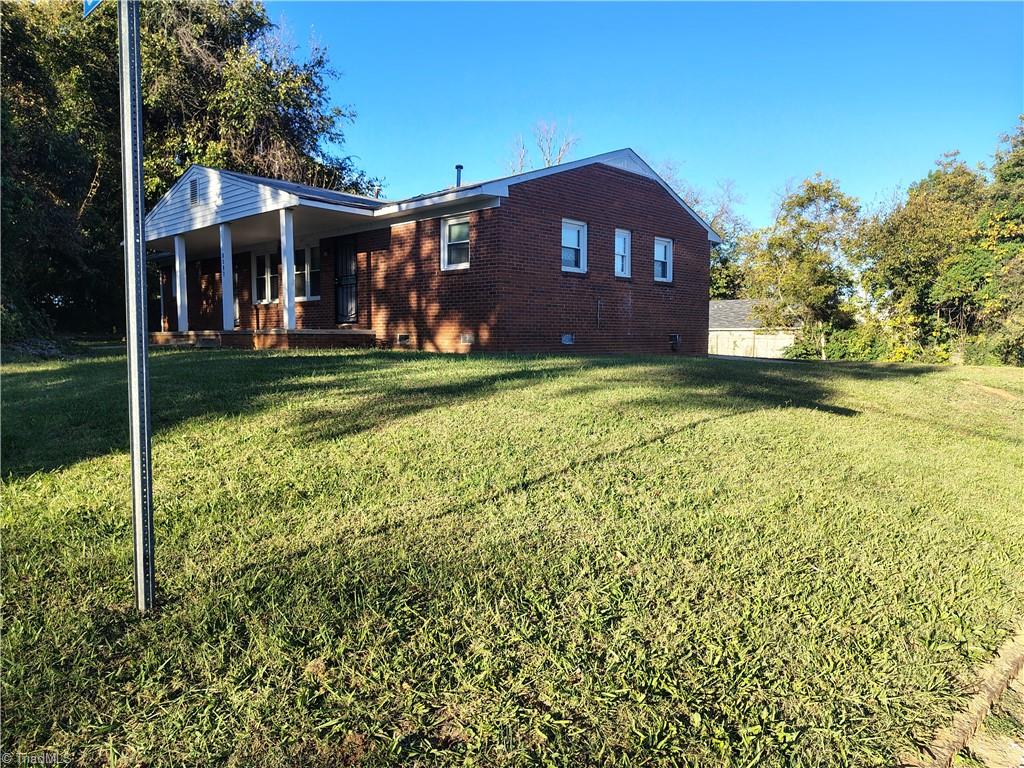 1217 Cloverdale Street High Point, NC 27260 - Photo 4 of 8