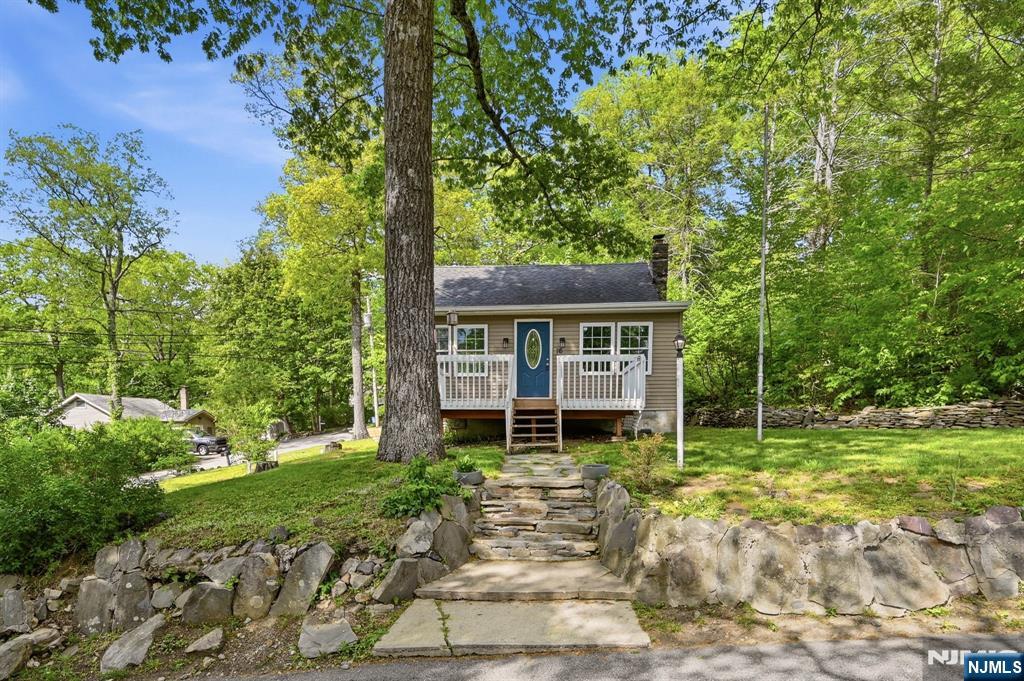 16 Morsemere Road West Milford, NJ 07421 - Photo 24 of 28