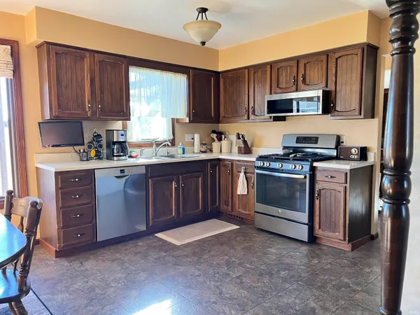 $275,000 | 2103 West Hamilton Road South, Fort Wayne, IN 46819