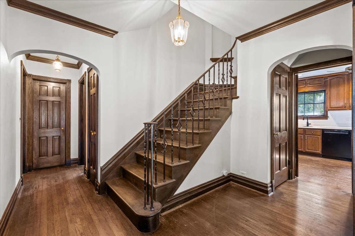 912 Pontiac Road Wilmette, IL 60091 - Photo 3 of 25 a view of entryway and hall with wooden floor