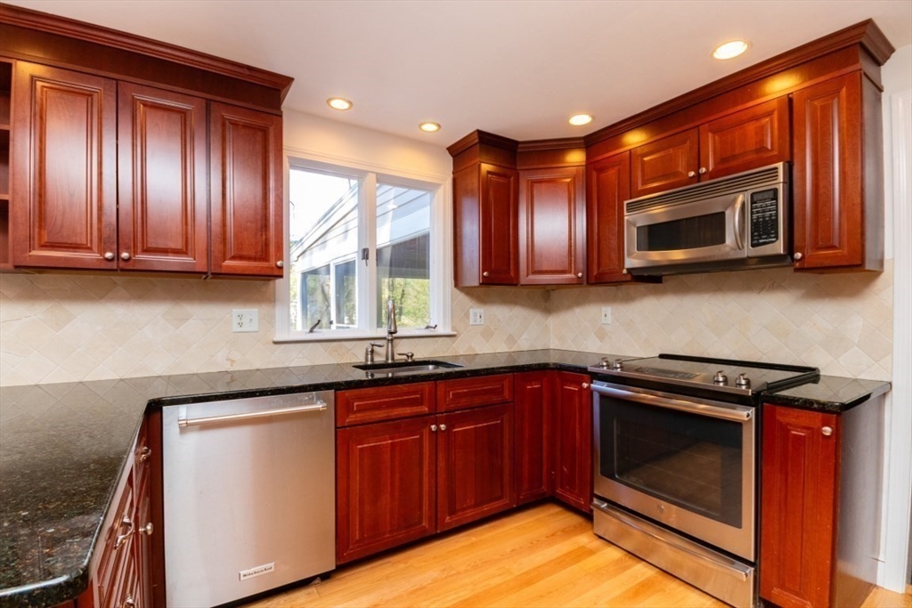 10 Longmeadow Road Norfolk, MA 02056 - Photo 8 of 40 Gallery Image 8