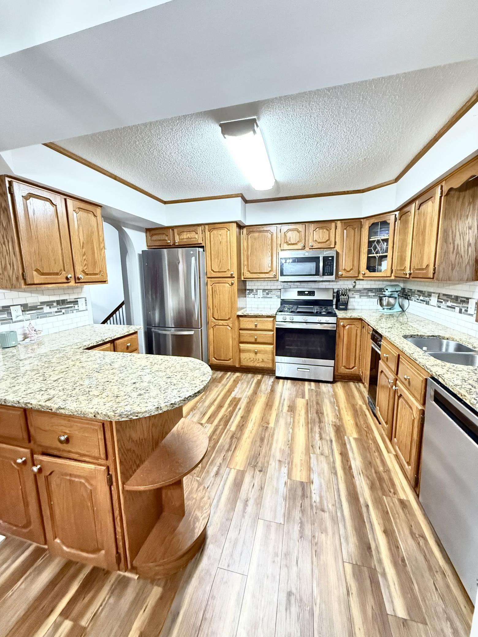 424 106th Avenue Northwest Coon Rapids, MN 55448 - Photo 3 of 17