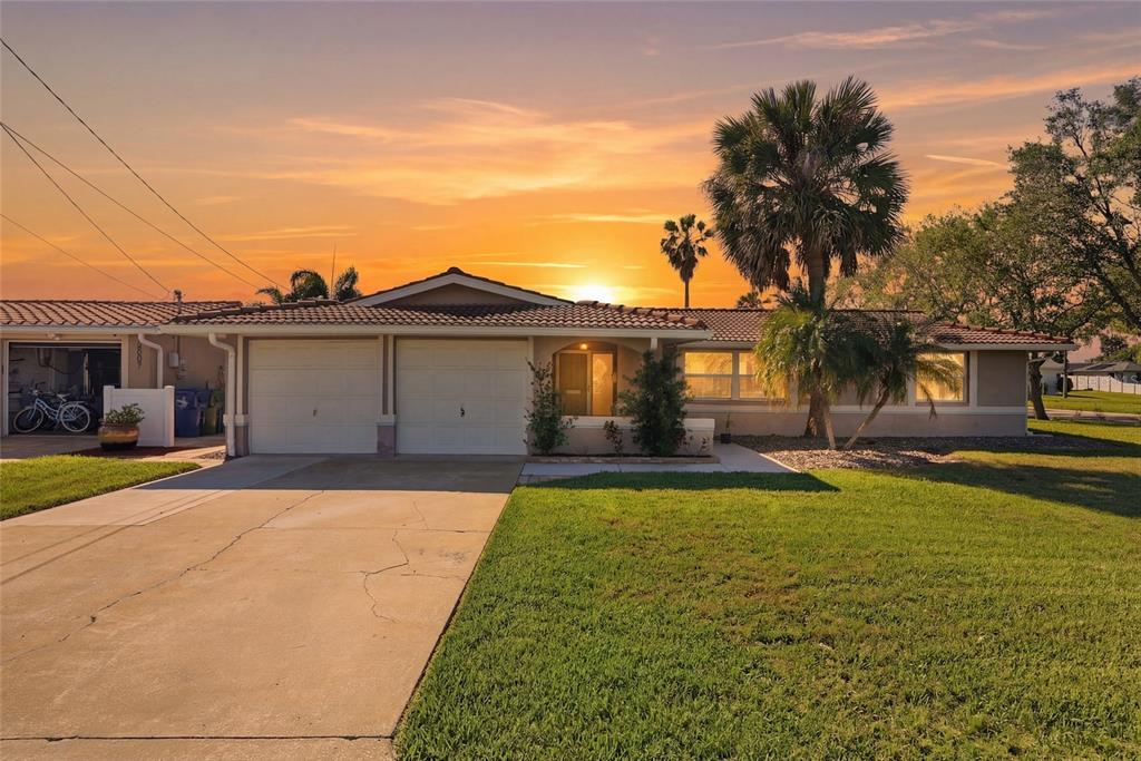 5015 Pelican Drive New Port Richey, FL 34652 - Photo 2 of 35