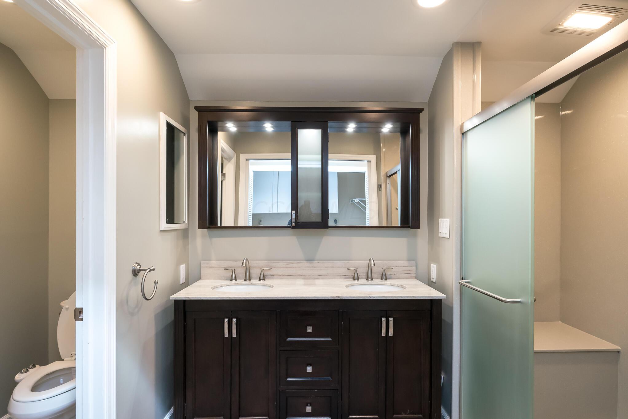 356 Gudrun Road Columbus, OH 43202 - Photo 25 of 53 Ensuite bath view 2