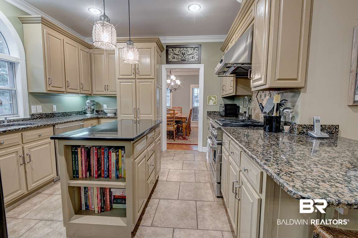 10 St Charles Place Daphne, AL 36526 - Photo 7 of 46