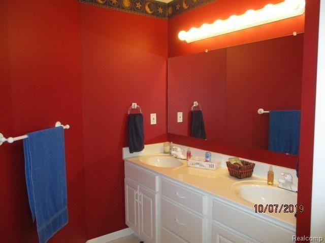 11080 Tipsico Lake Road Fenton, MI 48430 - Photo 35 of 41 IMG_3982.JPG