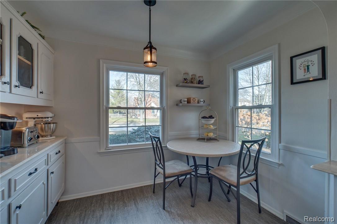 1829 Oxford Road Grosse Pointe, MI 48236 - Photo 8 of 25 Eat In Kitchen