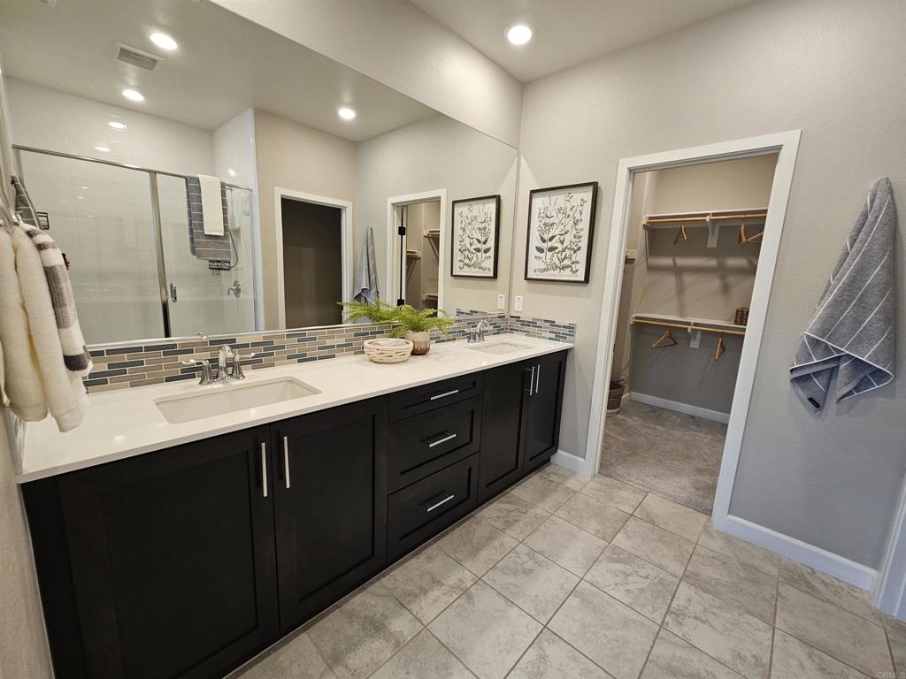1118 Delpy View Point Vista, CA 92084 - Photo 7 of 19