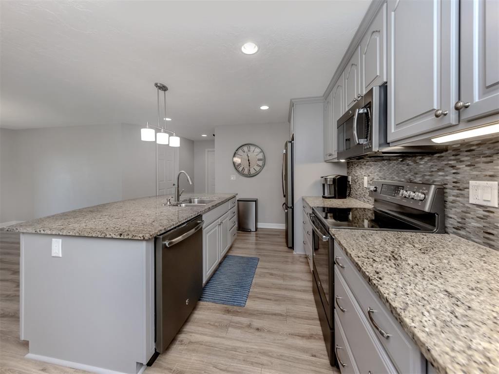 1243 Pine Needle Road Venice, FL 34285 - Photo 13 of 79