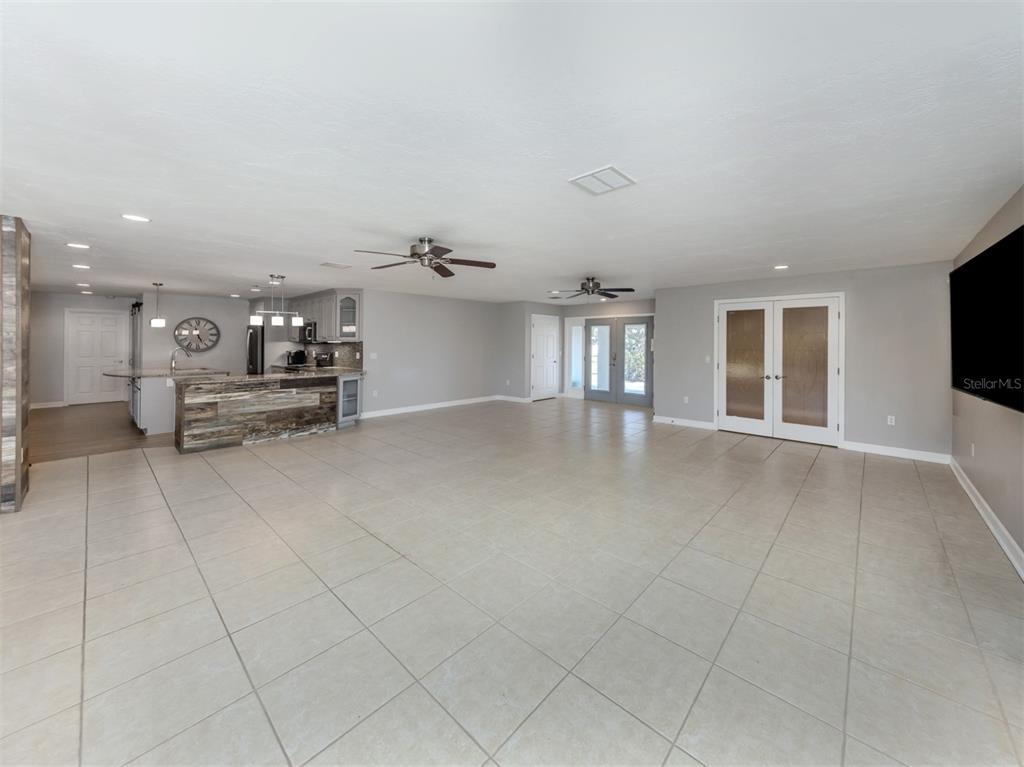 1243 Pine Needle Road Venice, FL 34285 - Photo 10 of 79