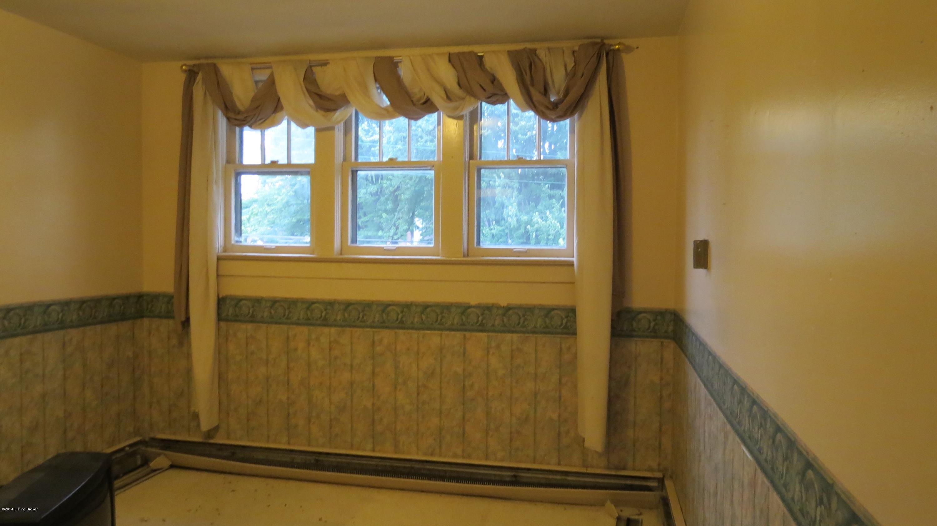 1867 Farnsley Road Louisville, KY 40216 - Photo 24 of 36 IMG_0035