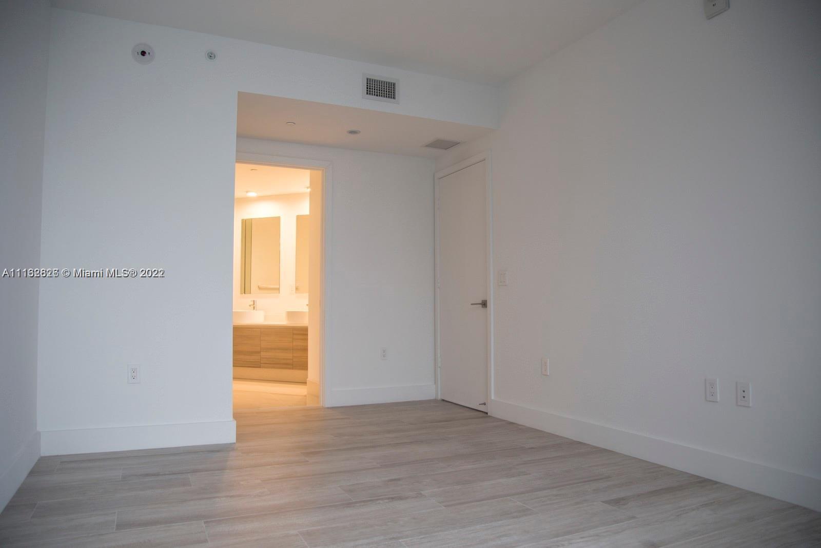 121 Northeast 34th Street, Unit 3116 Miami, FL 33137 - Photo 14 of 15