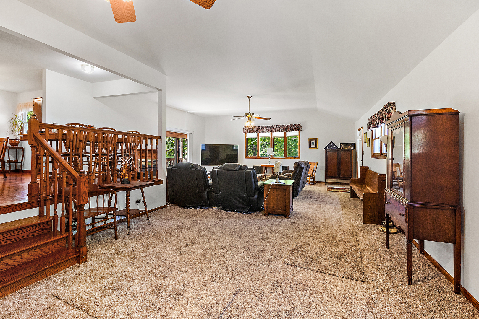 23765 South Loomis Street Crete, IL 60417 - Photo 10 of 23 a bed room with furniture and a flat screen tv