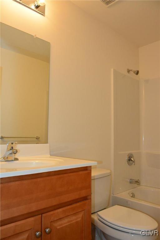 4843 Yorkshire Road Walnutport, PA 18088 - Photo 17 of 30 Gallery Image 17