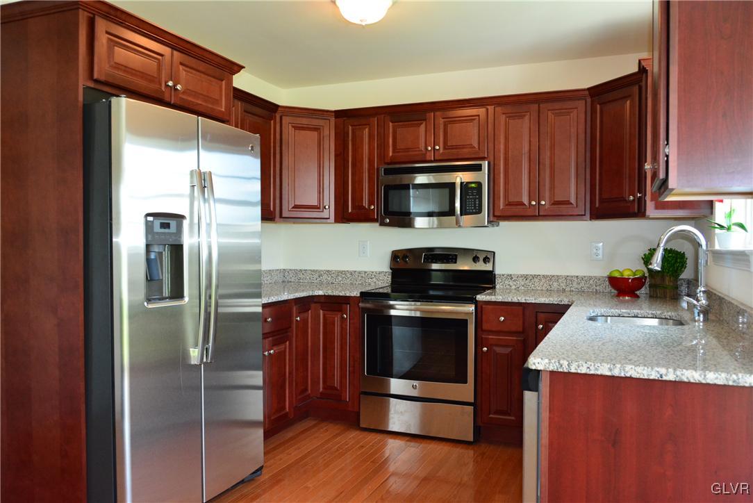 4843 Yorkshire Road Walnutport, PA 18088 - Photo 2 of 30 Gallery Image 2