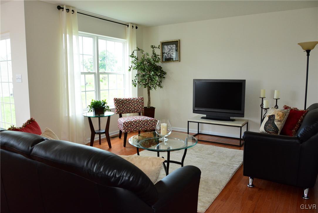 4843 Yorkshire Road Walnutport, PA 18088 - Photo 5 of 30 Gallery Image 5