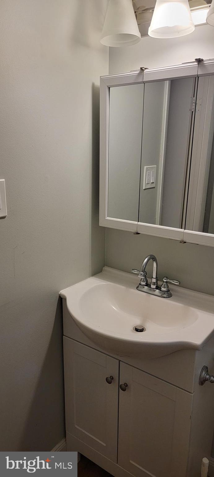 4405 Havelock Road Lanham, MD 20706 - Photo 12 of 36 Split-level /Basement Bathroom