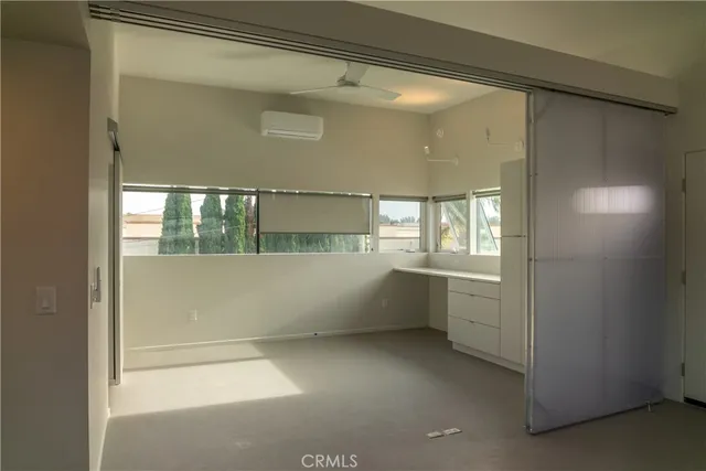 $3,295 | 161 North Garden Street, Ventura, CA 93001