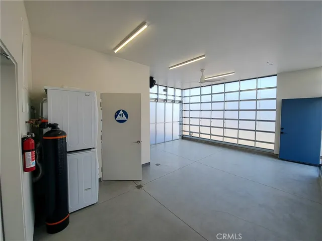 $3,295 | 161 North Garden Street, Ventura, CA 93001