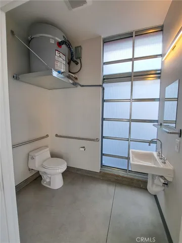 $3,295 | 161 North Garden Street, Ventura, CA 93001