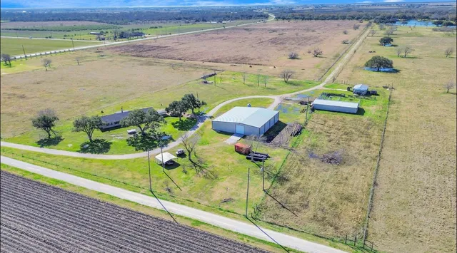 $18,999,999 | 5523 Ehrman Lake Lane, Wallis, TX 77485