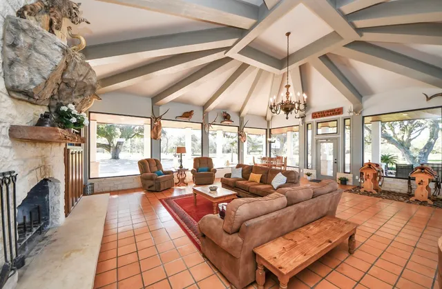 $18,999,999 | 5523 Ehrman Lake Lane, Wallis, TX 77485