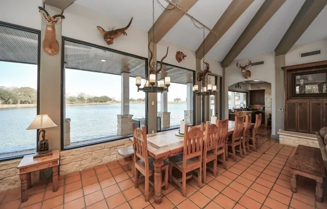 $18,999,999 | 5523 Ehrman Lake Lane, Wallis, TX 77485