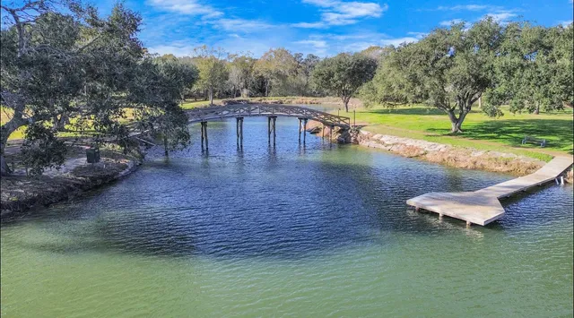 $18,999,999 | 5523 Ehrman Lake Lane, Wallis, TX 77485