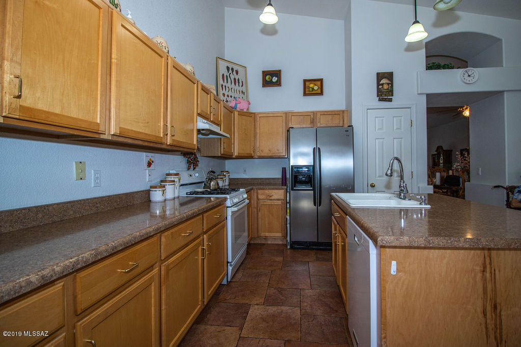 7815 West Scout Road Tucson, AZ 85743 - Photo 11 of 41 IMG_7620