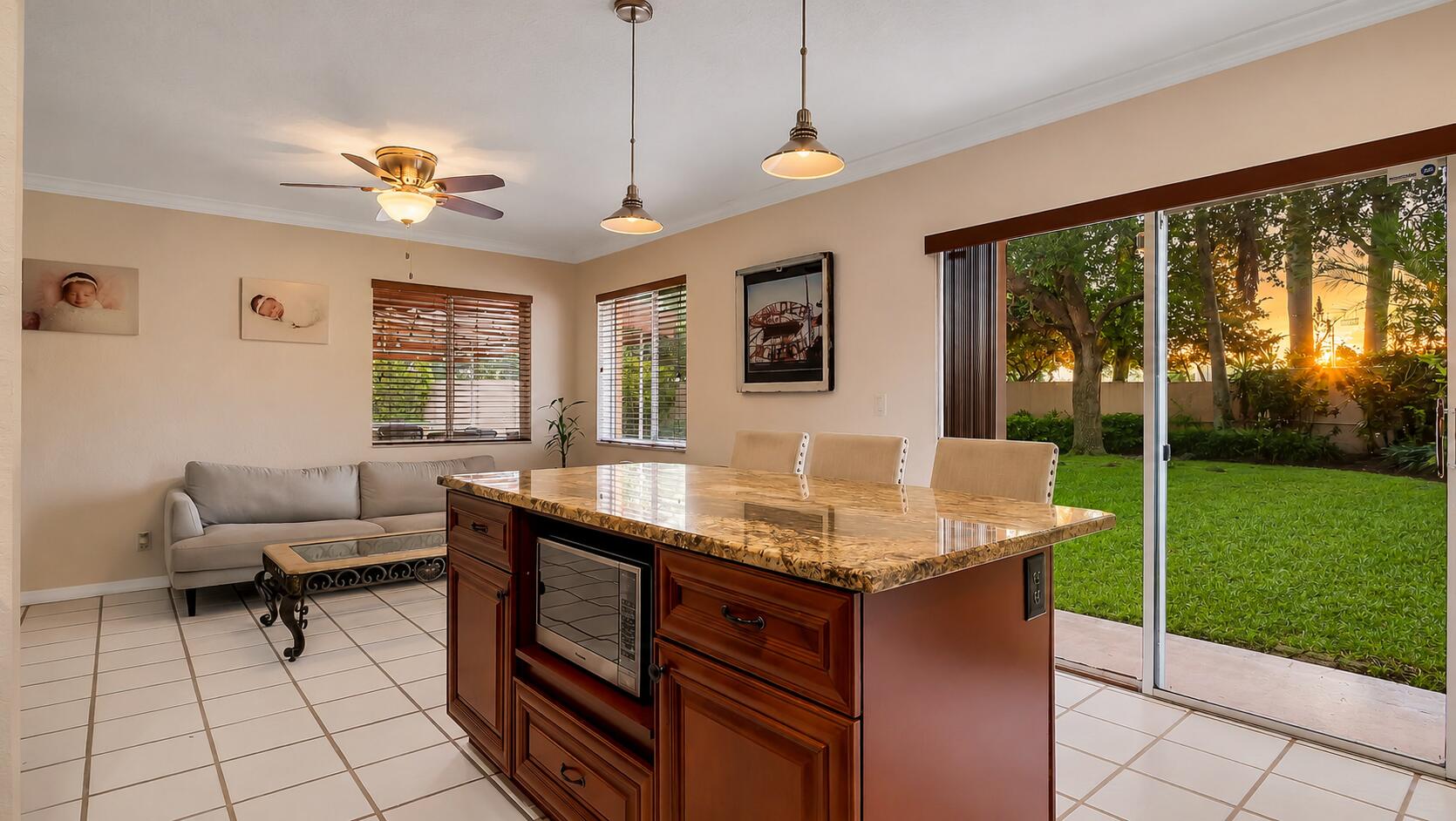 2510 Rampart Way South Hollywood, FL 33026 - Photo 11 of 33 713A5266-5169-4794-B358-054D296F6EBD