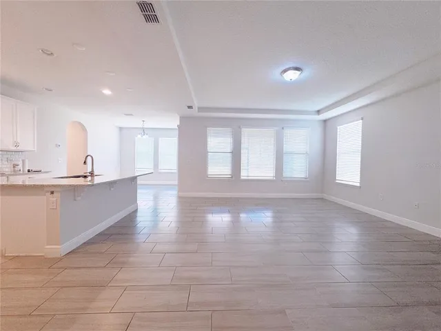 a view of empty room with window