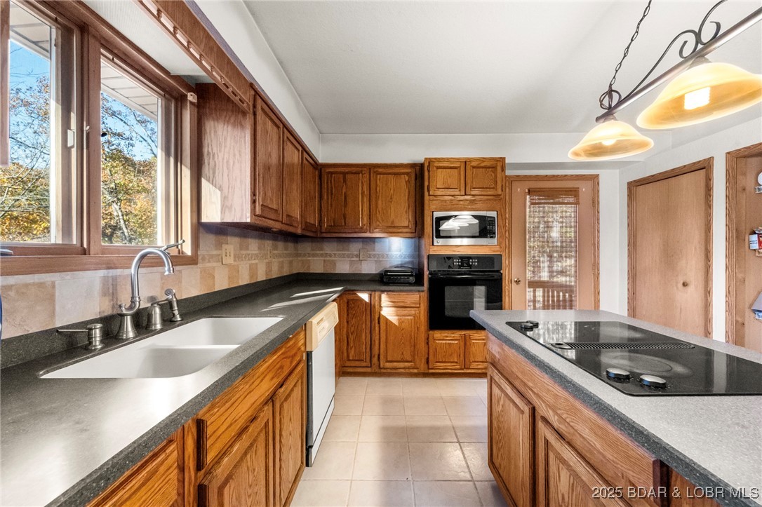 290 Comanche Road Lake Ozark, MO 65049 - Photo 12 of 60