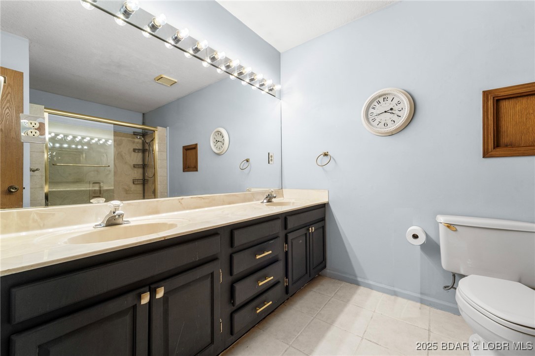 290 Comanche Road Lake Ozark, MO 65049 - Photo 16 of 60