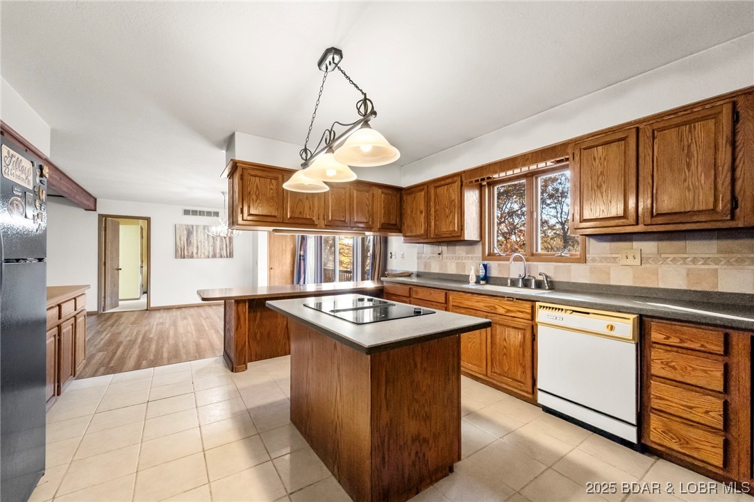 290 Comanche Road Lake Ozark, MO 65049 - Photo 10 of 60