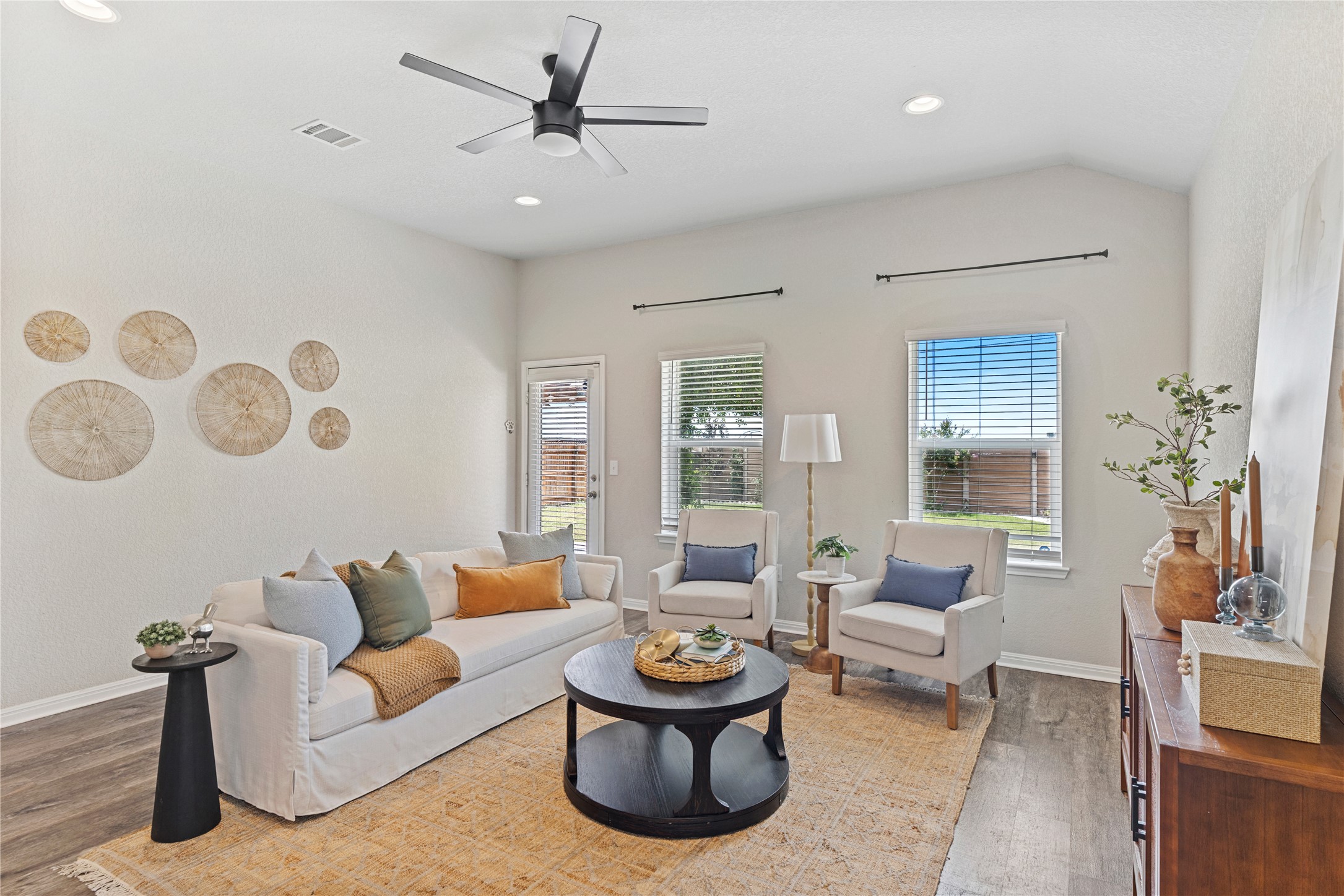 152 Marienfeld Lane Georgetown, TX 78626 - Photo 5 of 39