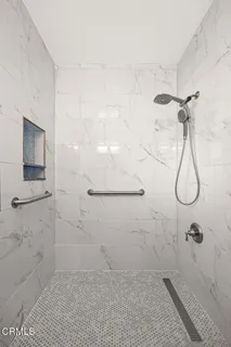 a view of empty room with window