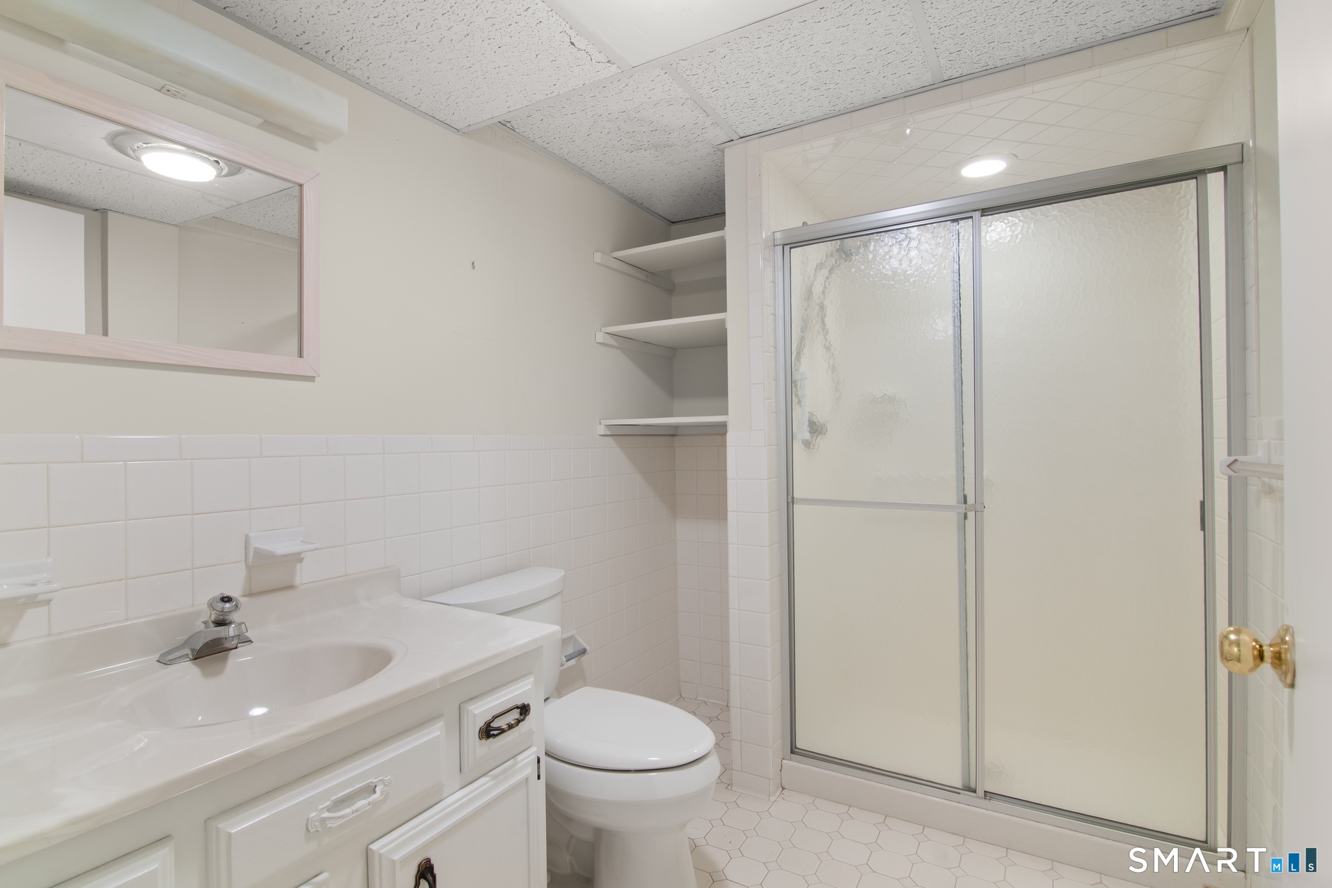 201 Jamestown Road, Unit 201 Stratford, CT 06614 - Photo 13 of 28 Lower level bath