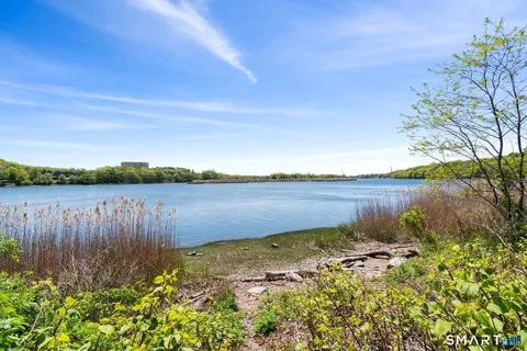 $425,000 | 201 Jamestown Road, Unit 201, Stratford, CT 06614