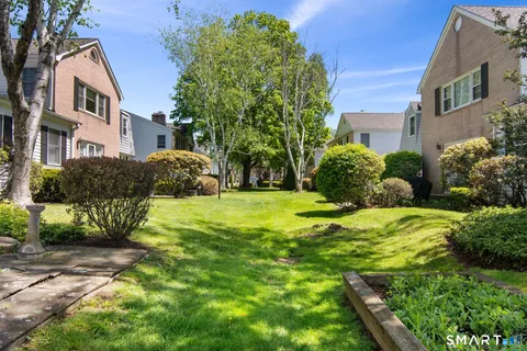 $425,000 | 201 Jamestown Road, Unit 201, Stratford, CT 06614