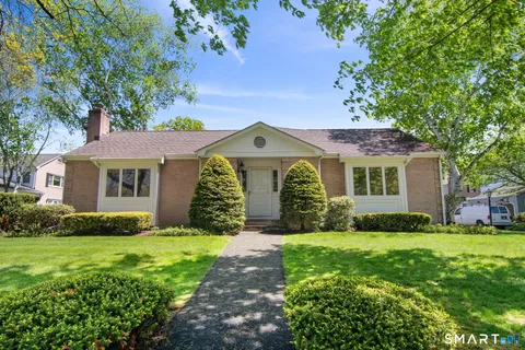 $425,000 | 201 Jamestown Road, Unit 201, Stratford, CT 06614