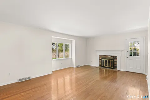 $425,000 | 201 Jamestown Road, Unit 201, Stratford, CT 06614
