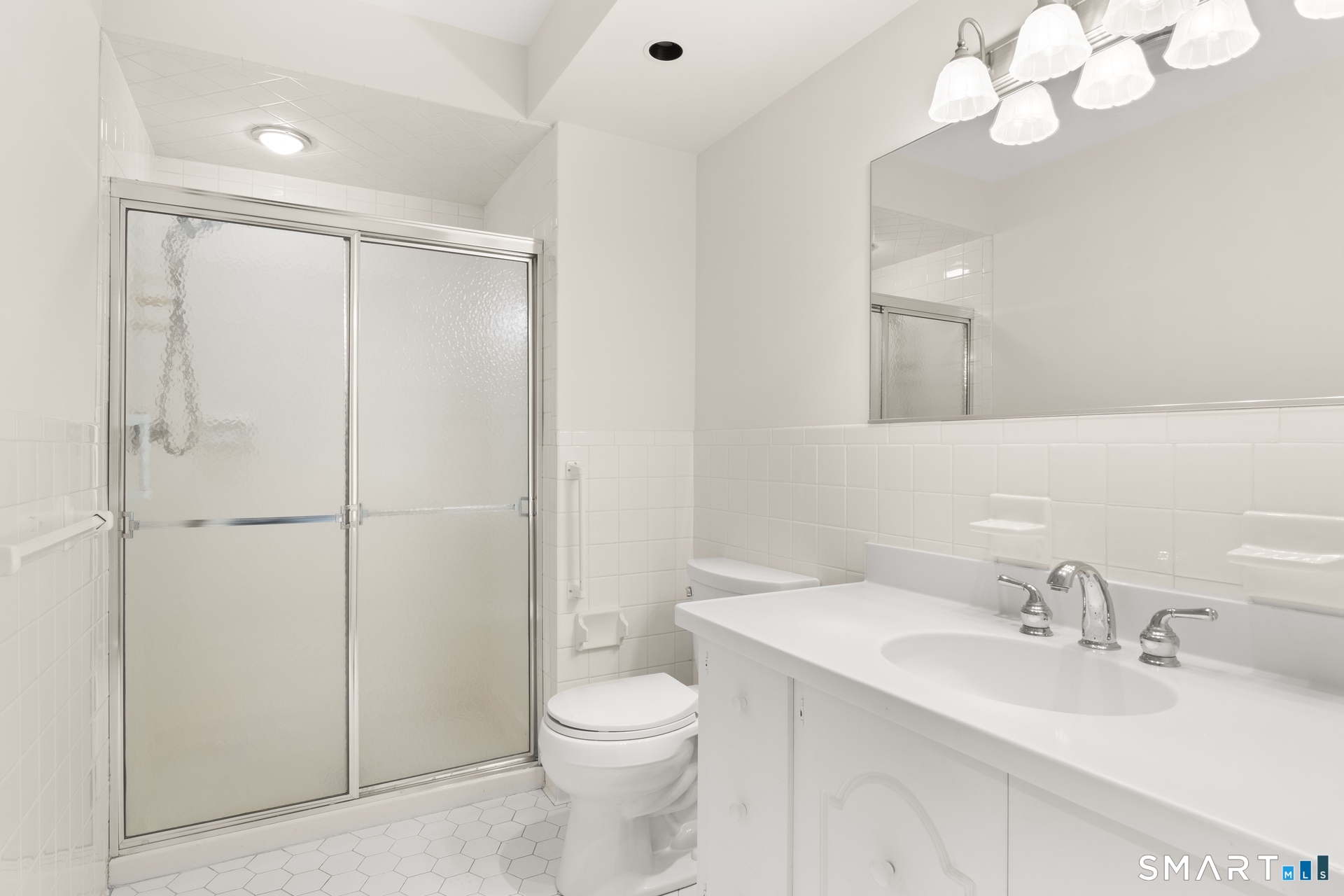 201 Jamestown Road, Unit 201 Stratford, CT 06614 - Photo 10 of 28