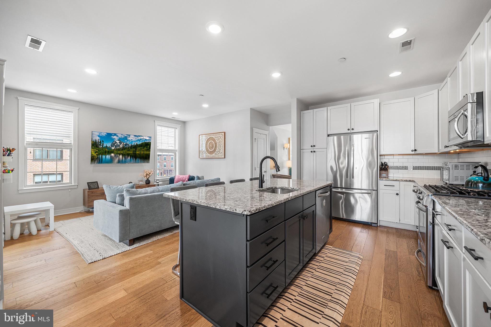 2401 Bainbridge Street Philadelphia, PA 19146 - Photo 13 of 39