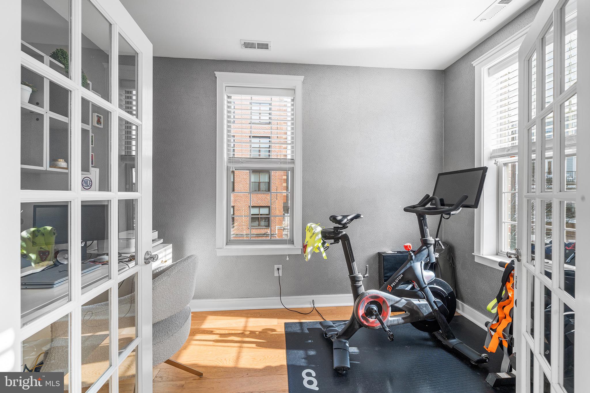 2401 Bainbridge Street Philadelphia, PA 19146 - Photo 19 of 39