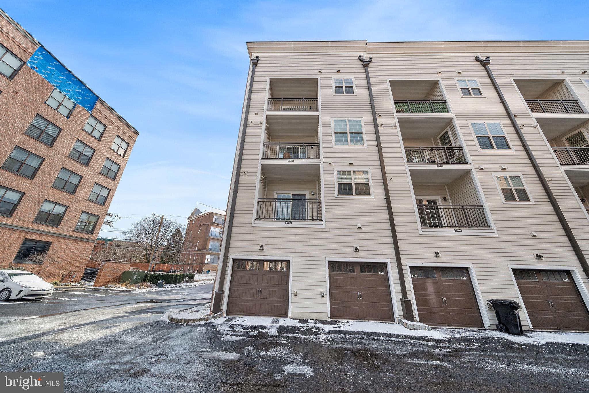 2401 Bainbridge Street Philadelphia, PA 19146 - Photo 3 of 39