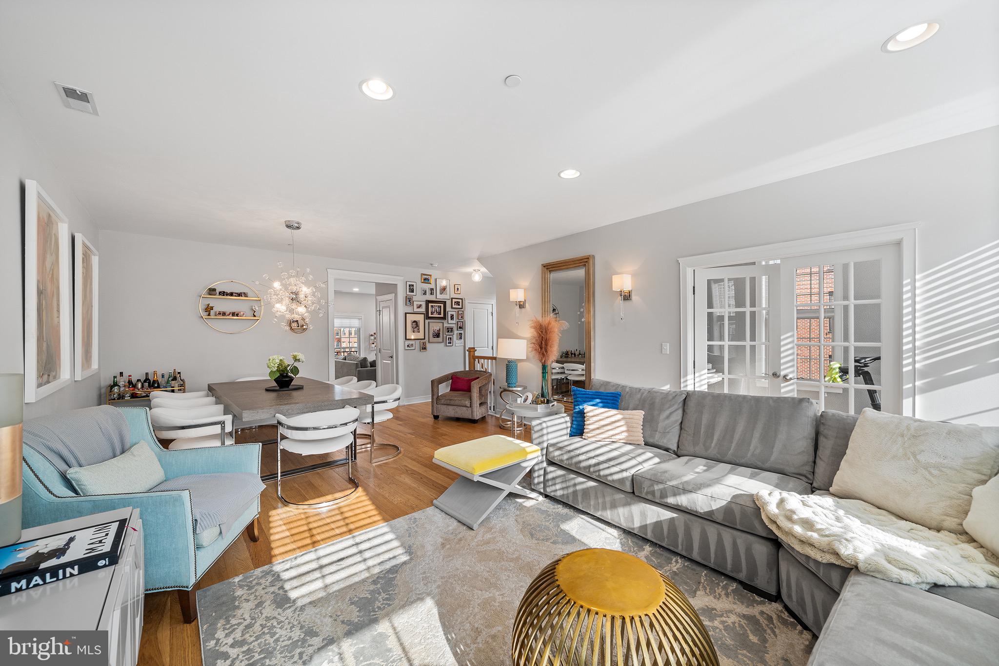 2401 Bainbridge Street Philadelphia, PA 19146 - Photo 4 of 39